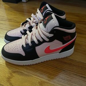 Air Jordan 1 Mid